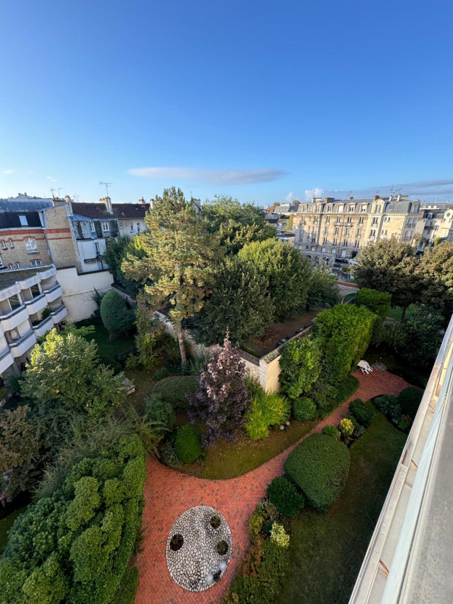 Studio- Avec Parking- Proche Cathedrale Reims Exterior photo
